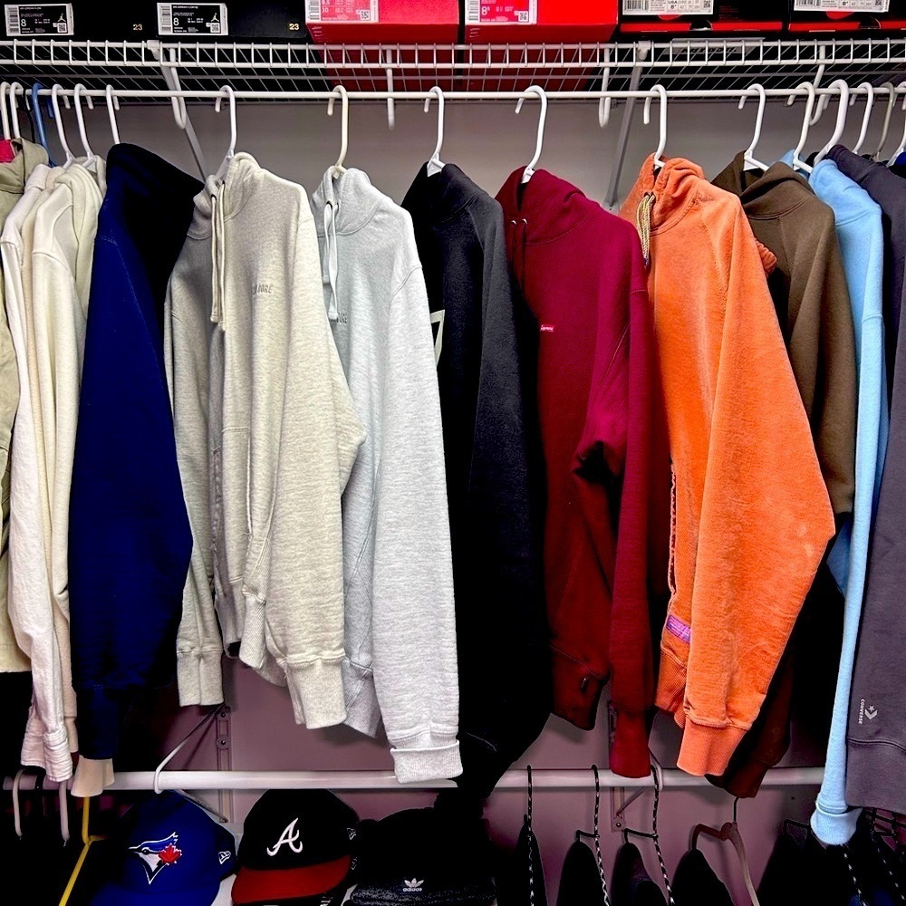 Streetwear | Hoodies, Jordans, Yeezys, Supreme... - Picture 4 of 11